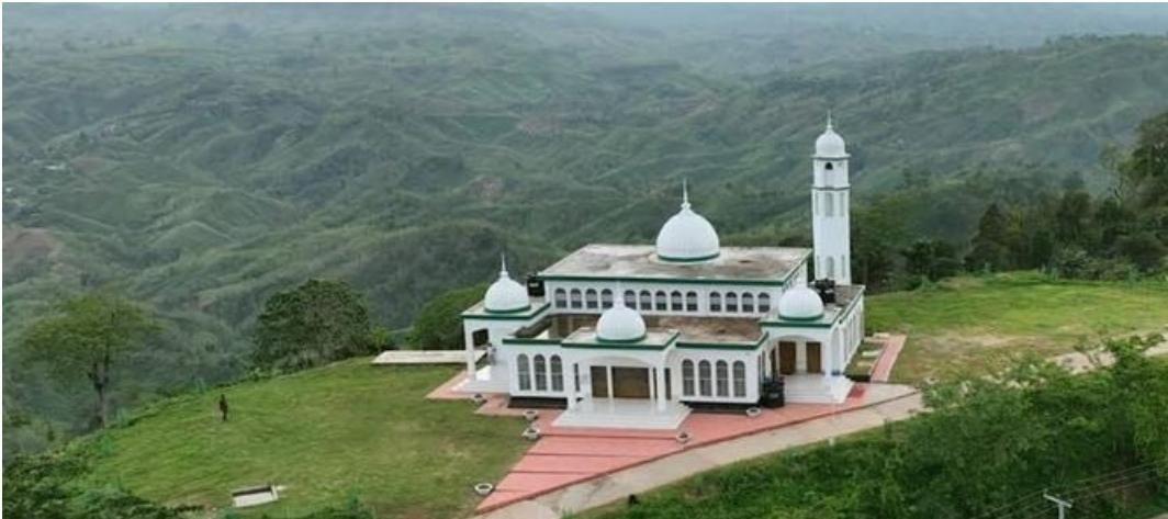 ১,৭০০ ফুট উচ্চতায় সাজেকে দৃষ্টিনন্দন দারুস সালাম জামে মসজিদ  পর্যটকদের জন্য আধ্যাত্মিক প্রশান্তির নতুন ঠিকানা